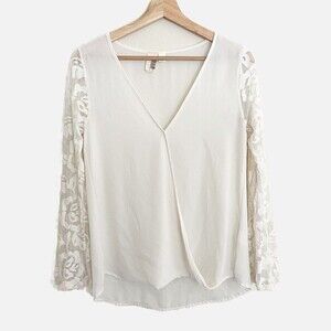 Anthropologie Bird Cage Faux Wrap Crepe Lace Top Womens Size‎ S Surplice V-Neck
